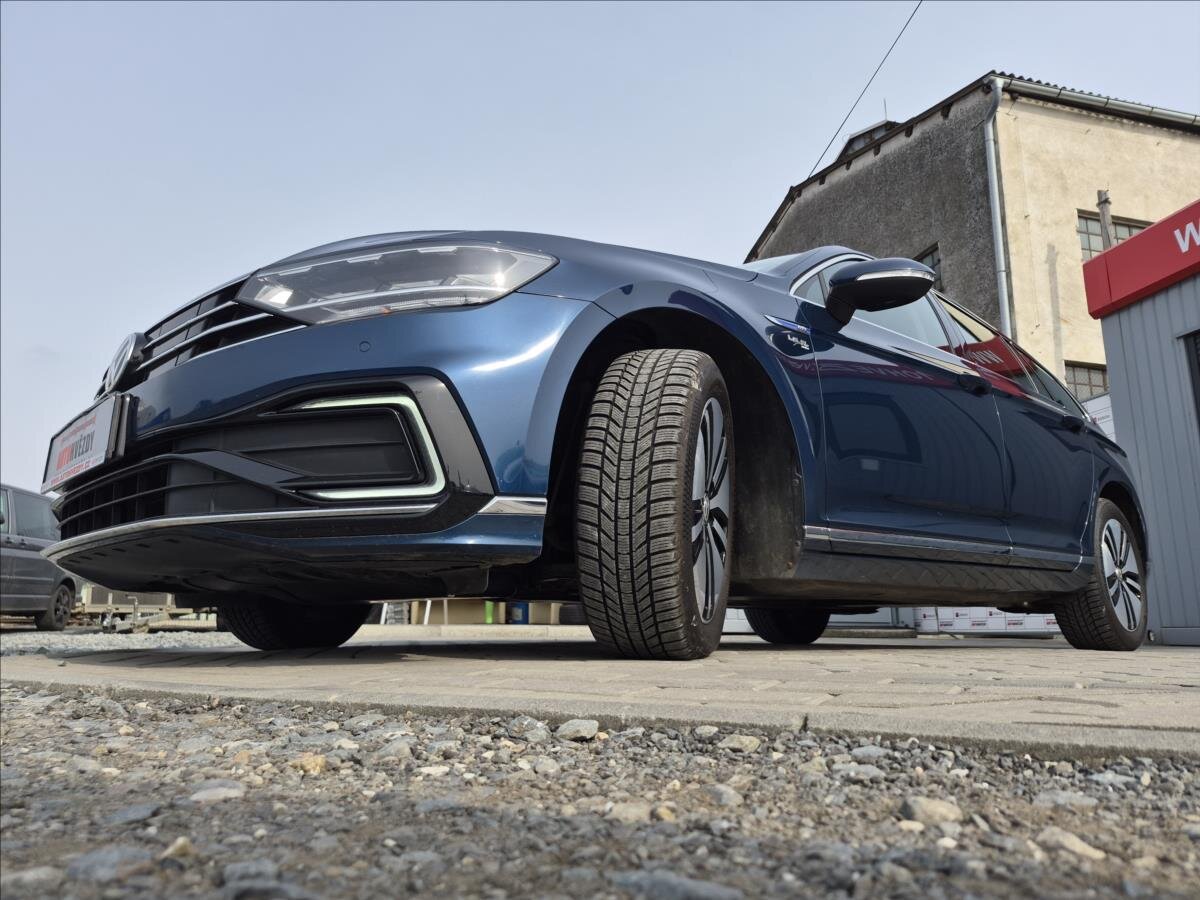 Volkswagen Passat Kombi 1,4 l 160 kw