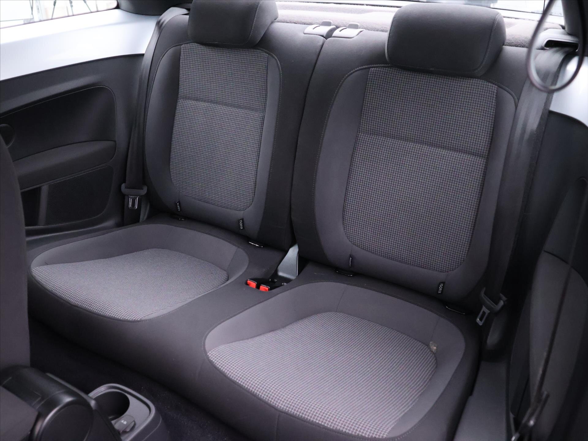 Volkswagen Beetle Hatchback 1,2 l 77 kw