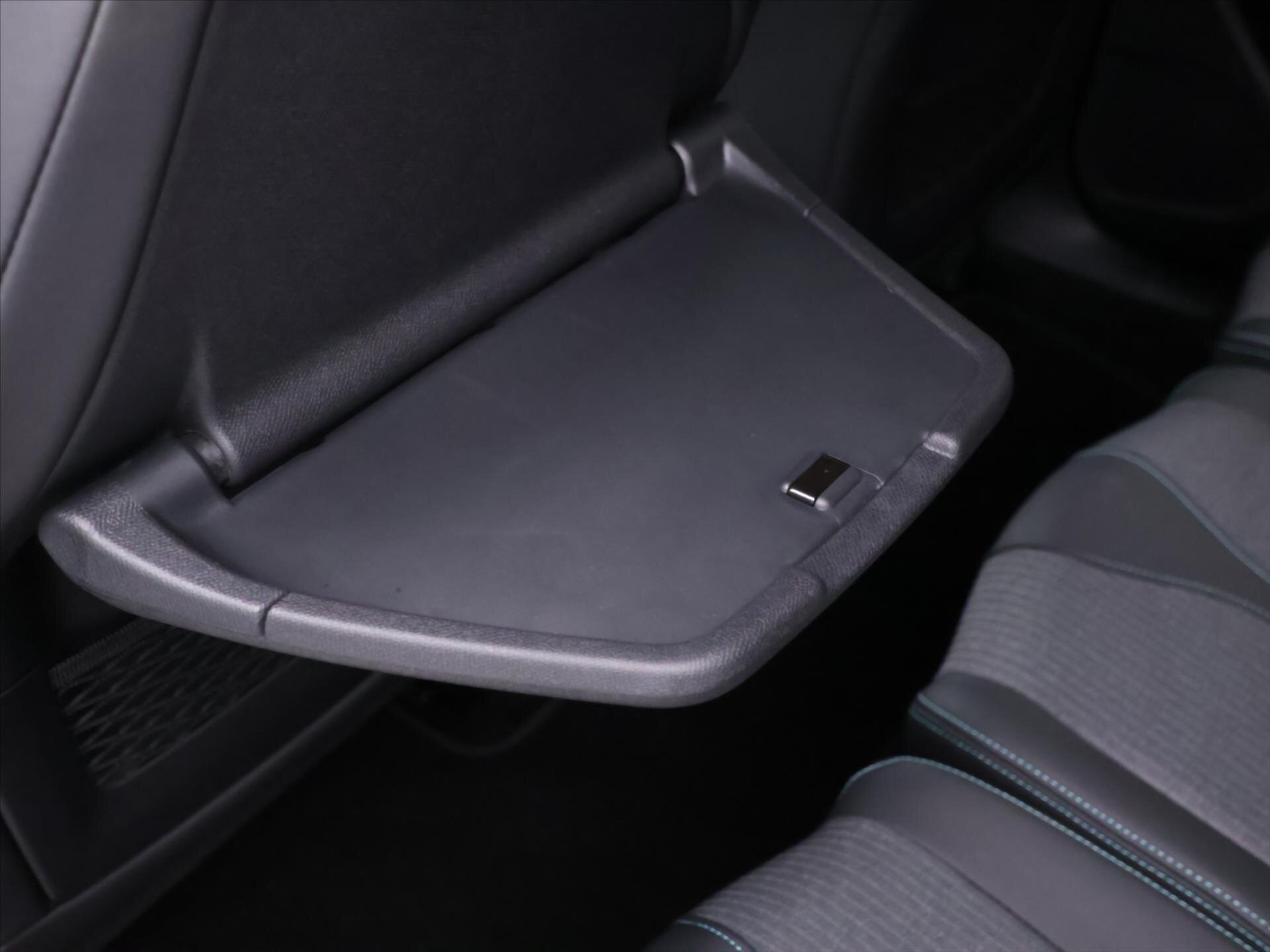 Peugeot 5008 SUV / Terénní 1,2 l 96 kw