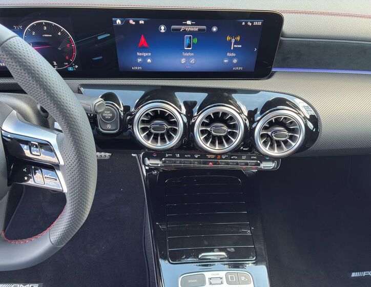 Mercedes-Benz CLA 19