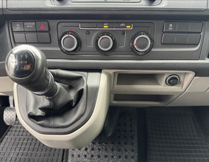 Volkswagen Transporter Skříň 2,0 l 110 kw