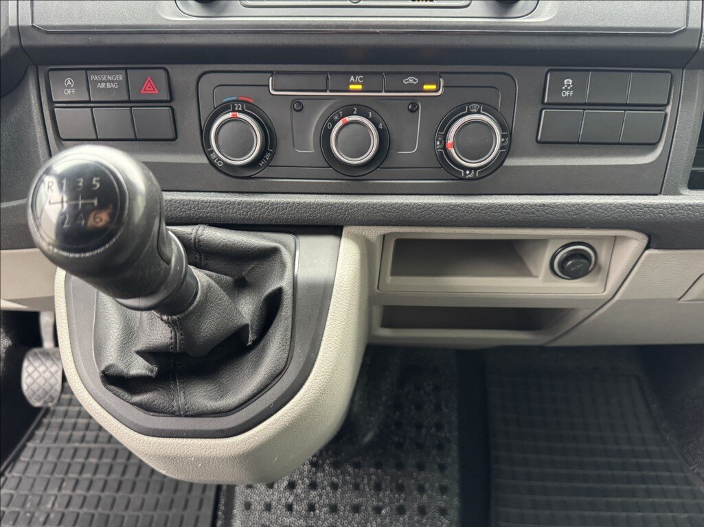 Volkswagen Transporter Skříň 2,0 l 110 kw
