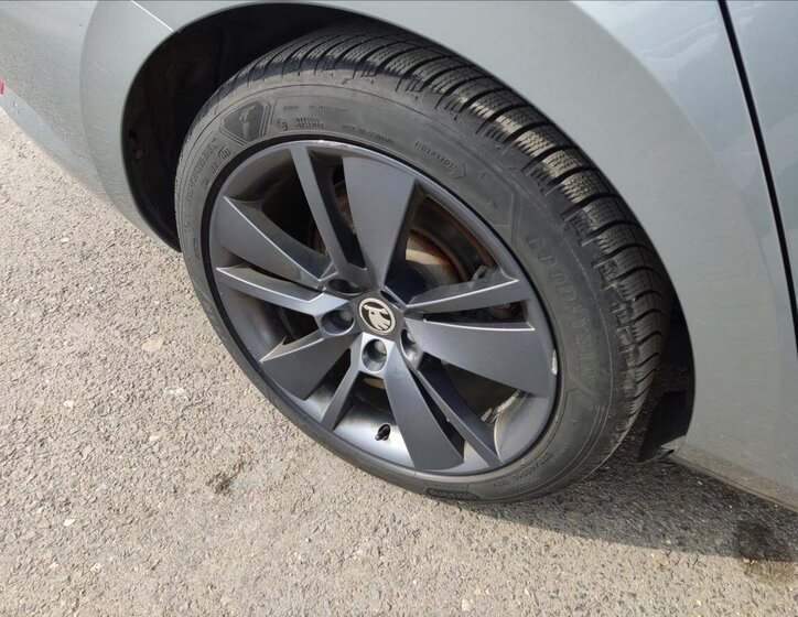 Škoda Superb Kombi 2,0 l 140 kw