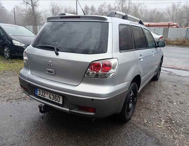 Mitsubishi Outlander Kombi 2,0 l 100 kw
