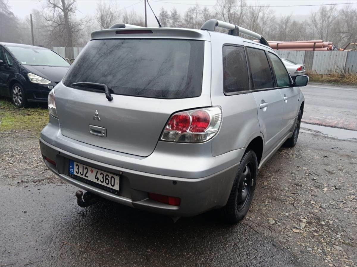Mitsubishi Outlander Kombi 2,0 l 100 kw