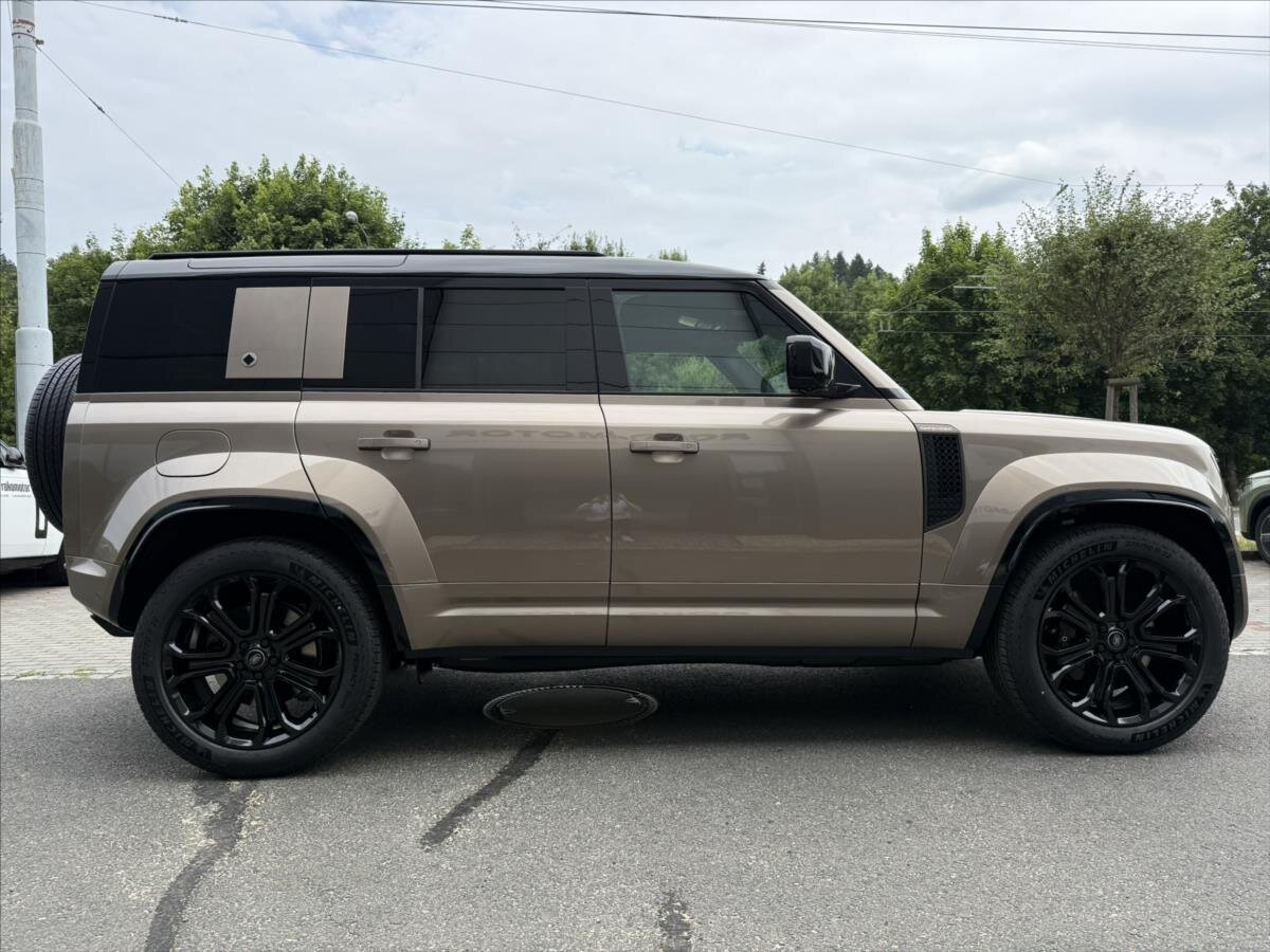 Land Rover Defender SUV 4,4 l 467 kw