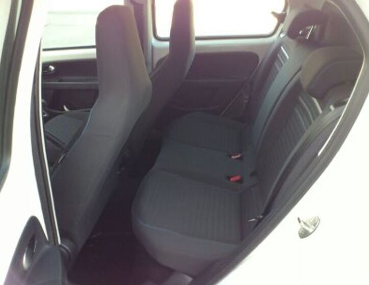 Volkswagen up! 16