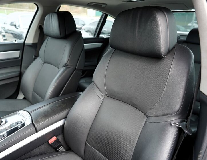 BMW Řada 7 Sedan / Limuzína 3,0 l 180 kw