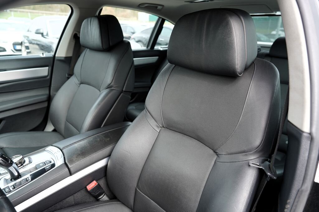 BMW Řada 7 Sedan / Limuzína 3,0 l 180 kw