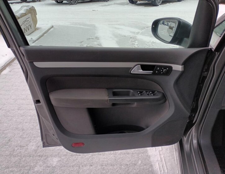 Volkswagen Touran MPV 1,2 l 77 kw