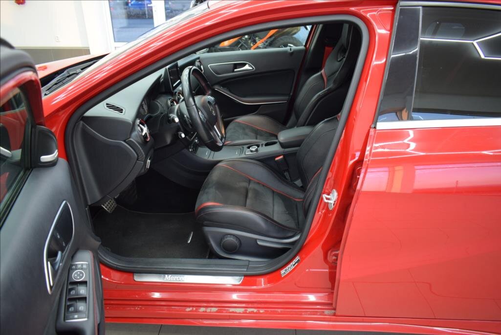 Mercedes-Benz Třídy A Hatchback 2,0 l 155 kw