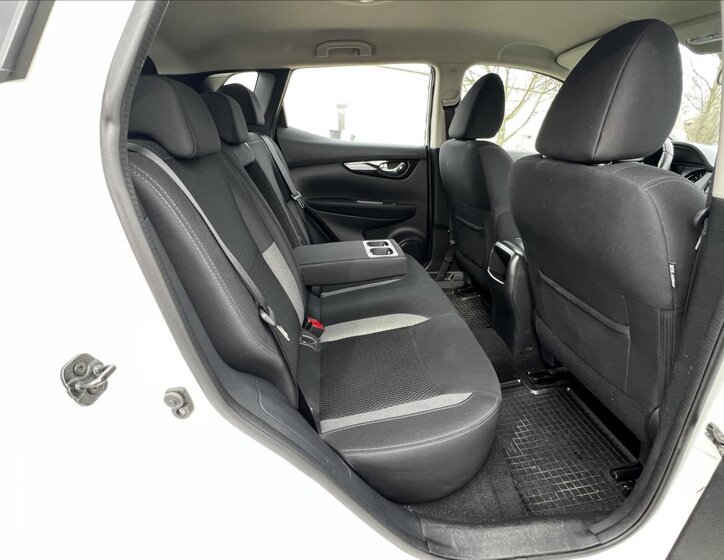 Nissan Qashqai SUV / Terénní 1,3 l 103 kw