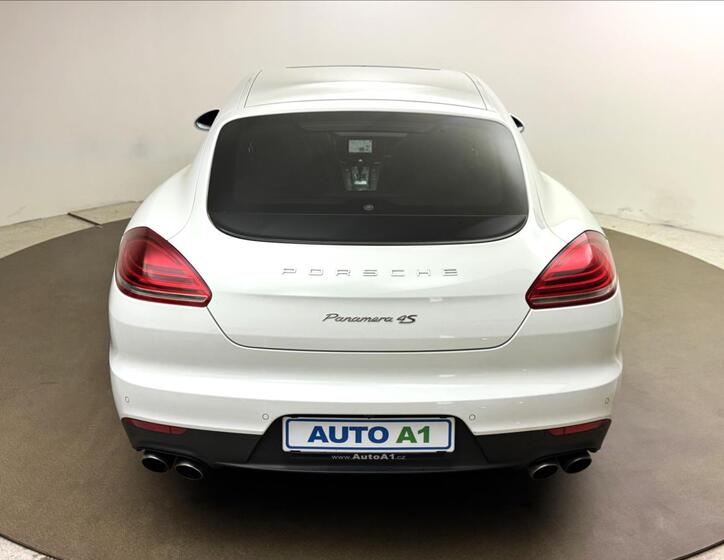 Porsche Panamera 5