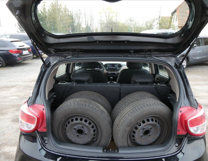 Hyundai i10 Hatchback 998,0 49 kw