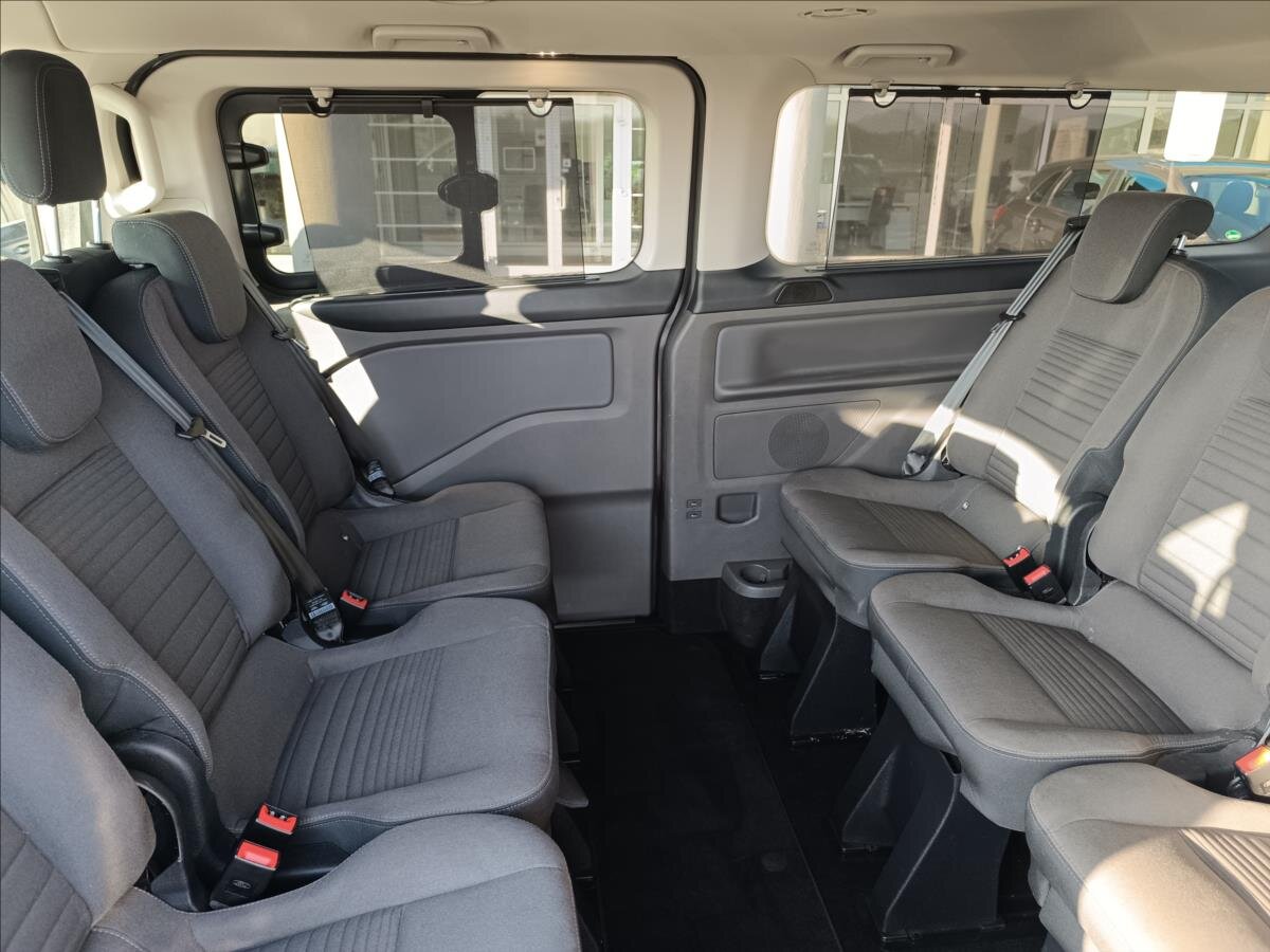 Ford Tourneo Custom MPV 2,0 l 110 kw