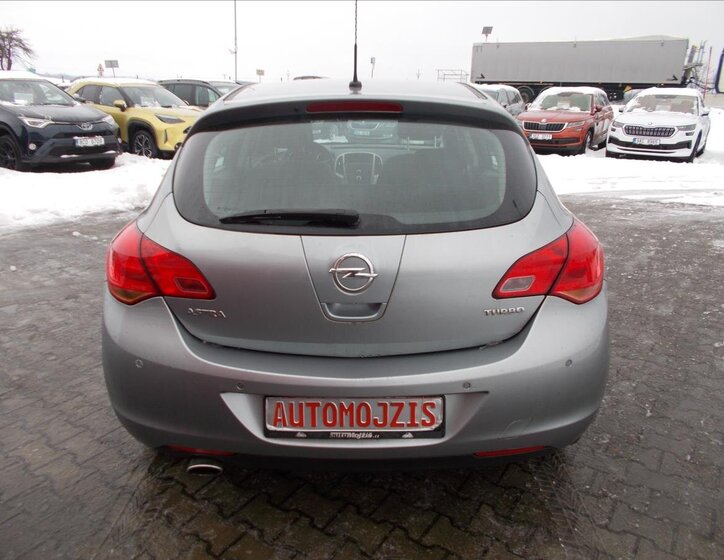Opel Astra 9
