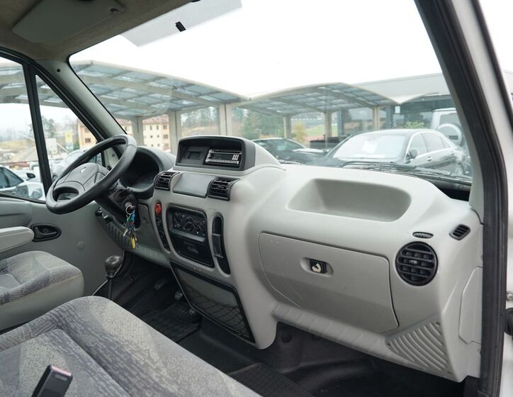 Renault Master 23