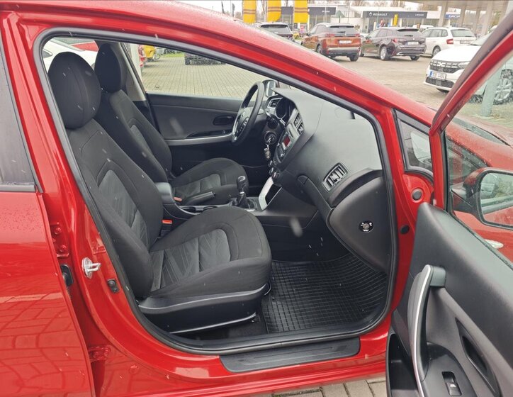 KIA Ceed Hatchback 1,4 l 73 kw