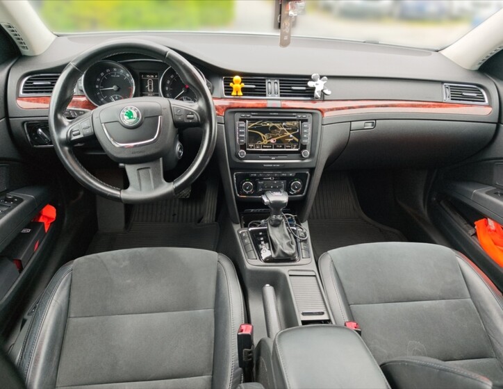 Škoda Superb 8