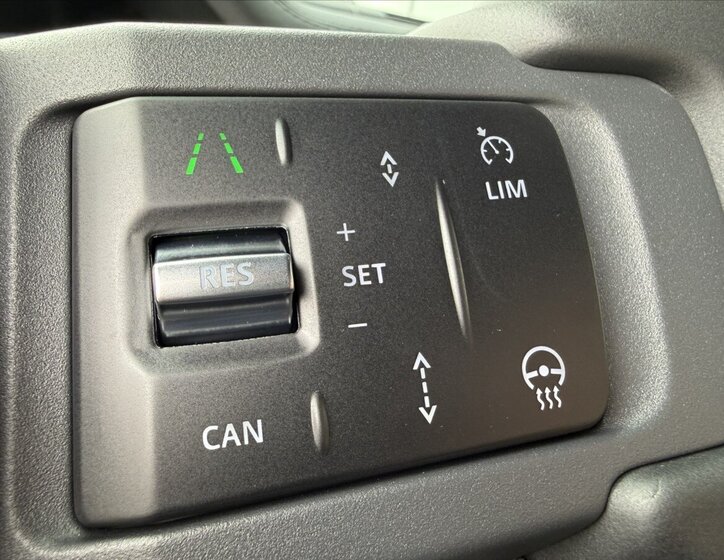 Land Rover Defender SUV / Terénní 3,0 l 184 kw