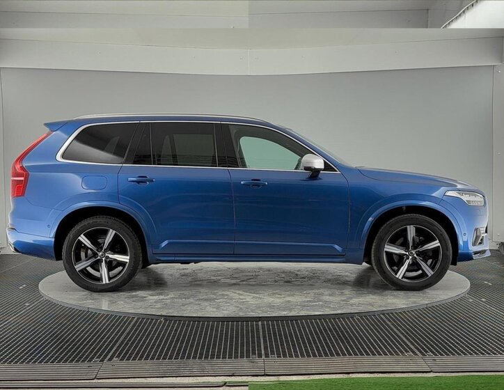 Volvo XC90 SUV / Terénní 2,0 l 173 kw