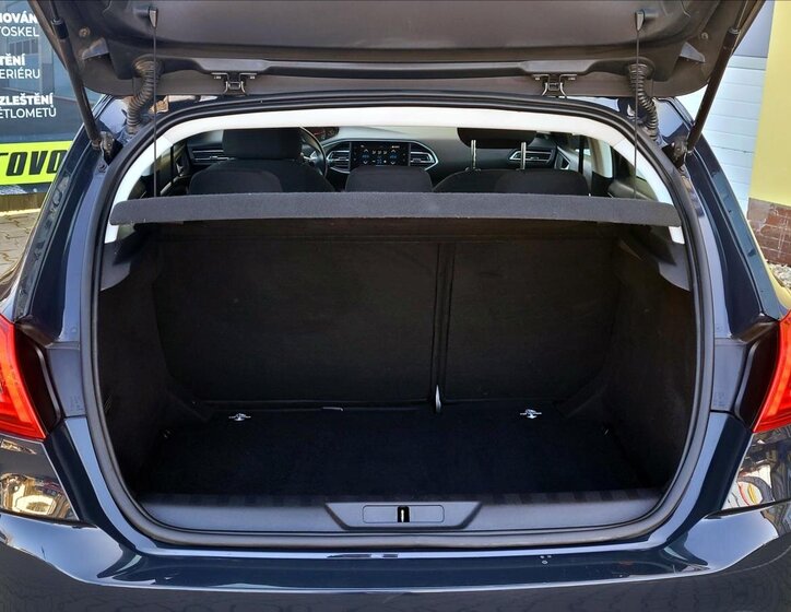 Peugeot 308 Hatchback 1,5 l 75 kw