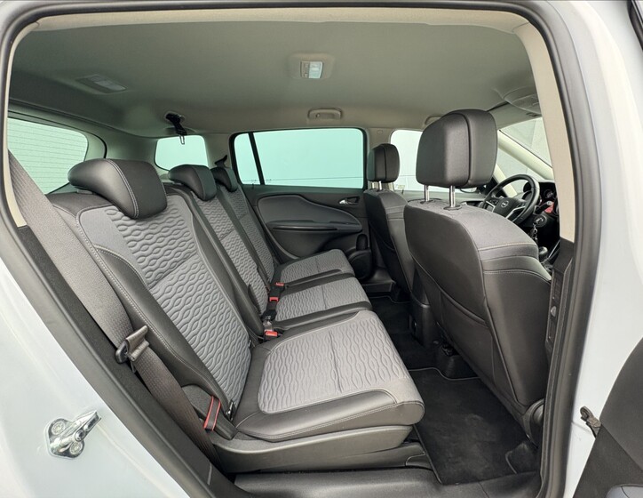 Opel Zafira 27