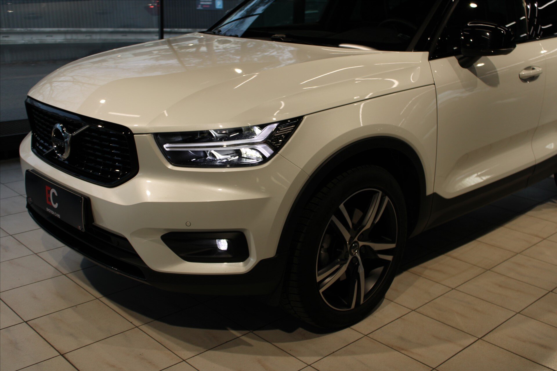Volvo XC40 SUV / Terénní 2,0 l 140 kw
