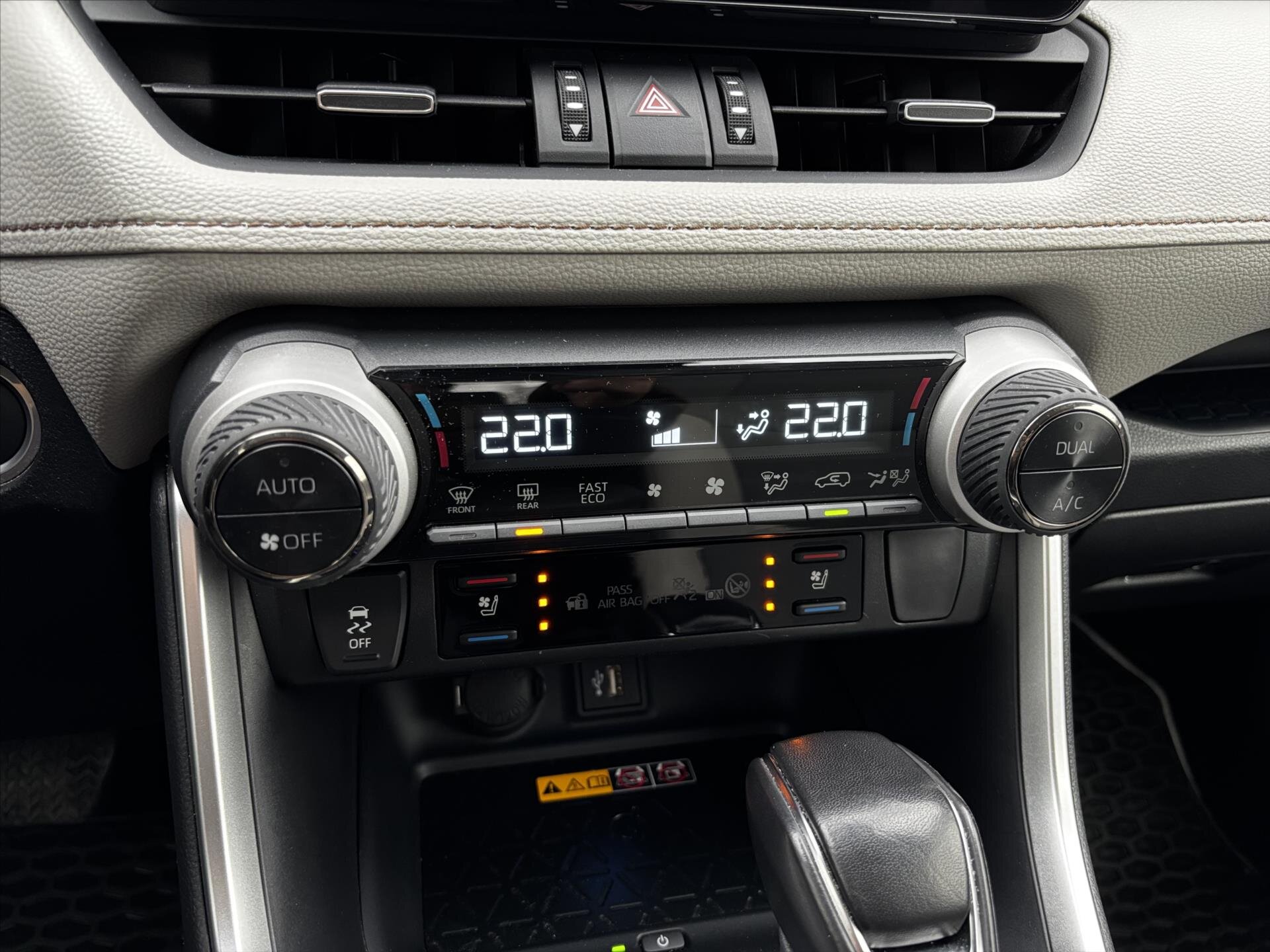 Toyota RAV4 SUV 2,5 l 131 kw