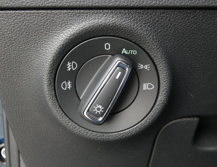 Škoda Karoq SUV / Terénní 1,5 l 110 kw