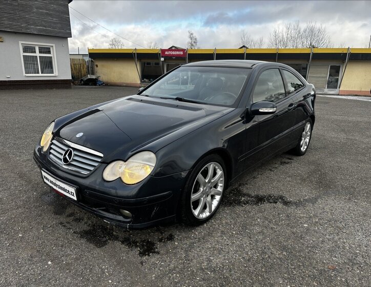 Mercedes-Benz Třídy C Kupé 2,0 l 120 kw