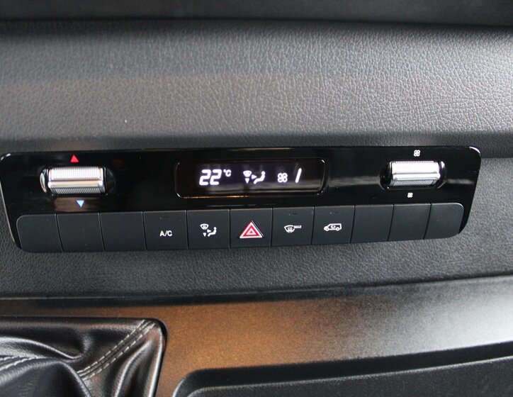 Mercedes-Benz Sprinter 12