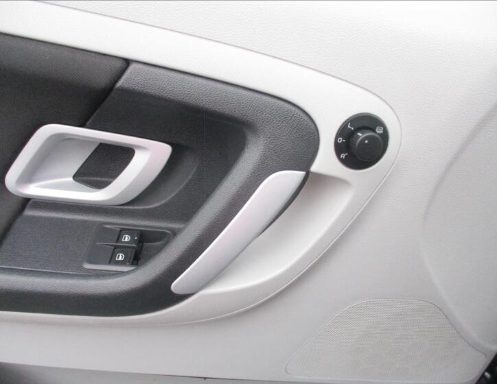 Škoda Roomster 25