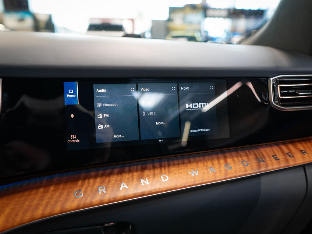 Jeep Grand Wagoneer SUV 6,4 l 351 kw