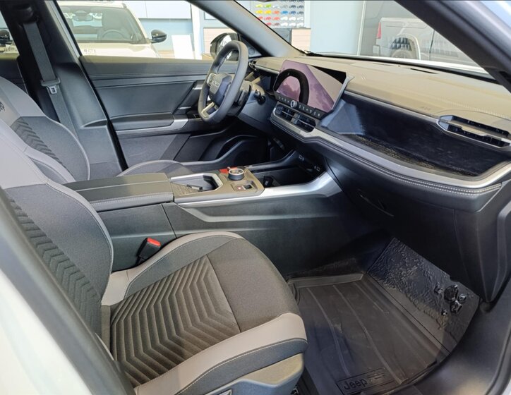 Jeep Compass SUV / Terénní 1,2 l 107 kw