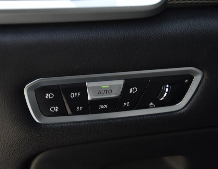 BMW X5 SUV / Terénní 3,0 l 195 kw