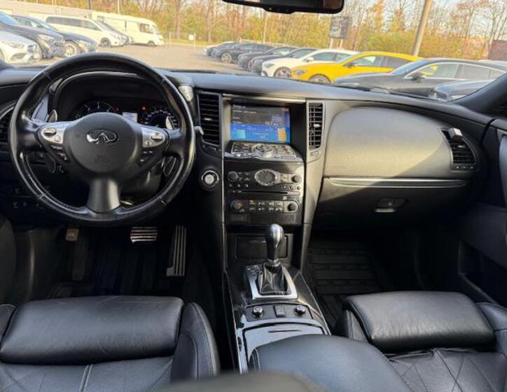 Infiniti FX30 11