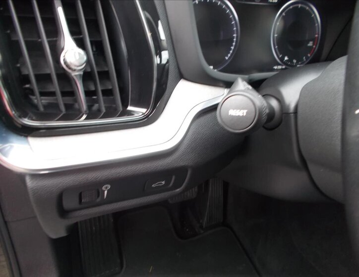 Volvo V60 Kombi 2,0 l 145 kw