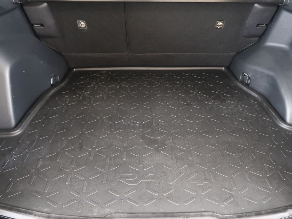 Toyota RAV4 SUV 2,0 l 129 kw