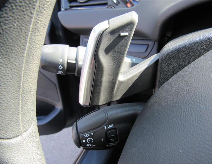 Peugeot 208 22
