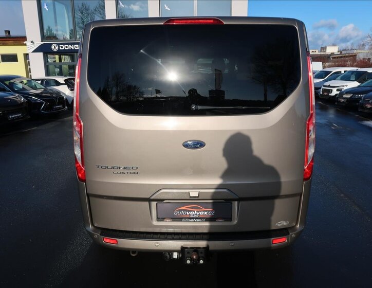 Ford Tourneo Custom MPV 2,0 l 96 kw