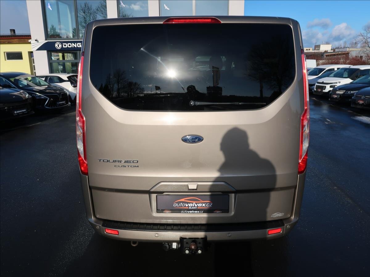 Ford Tourneo Custom MPV 2,0 l 96 kw