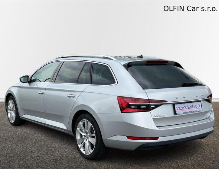 Škoda Superb 9