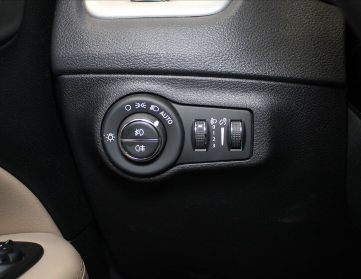 Jeep Compass SUV / Terénní 1,4 l 103 kw