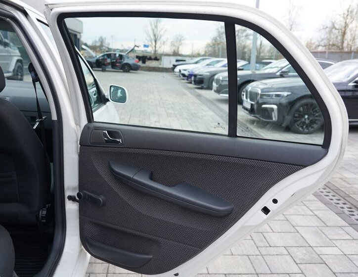 Škoda Fabia Sedan / Limuzína 1,2 l 47 kw