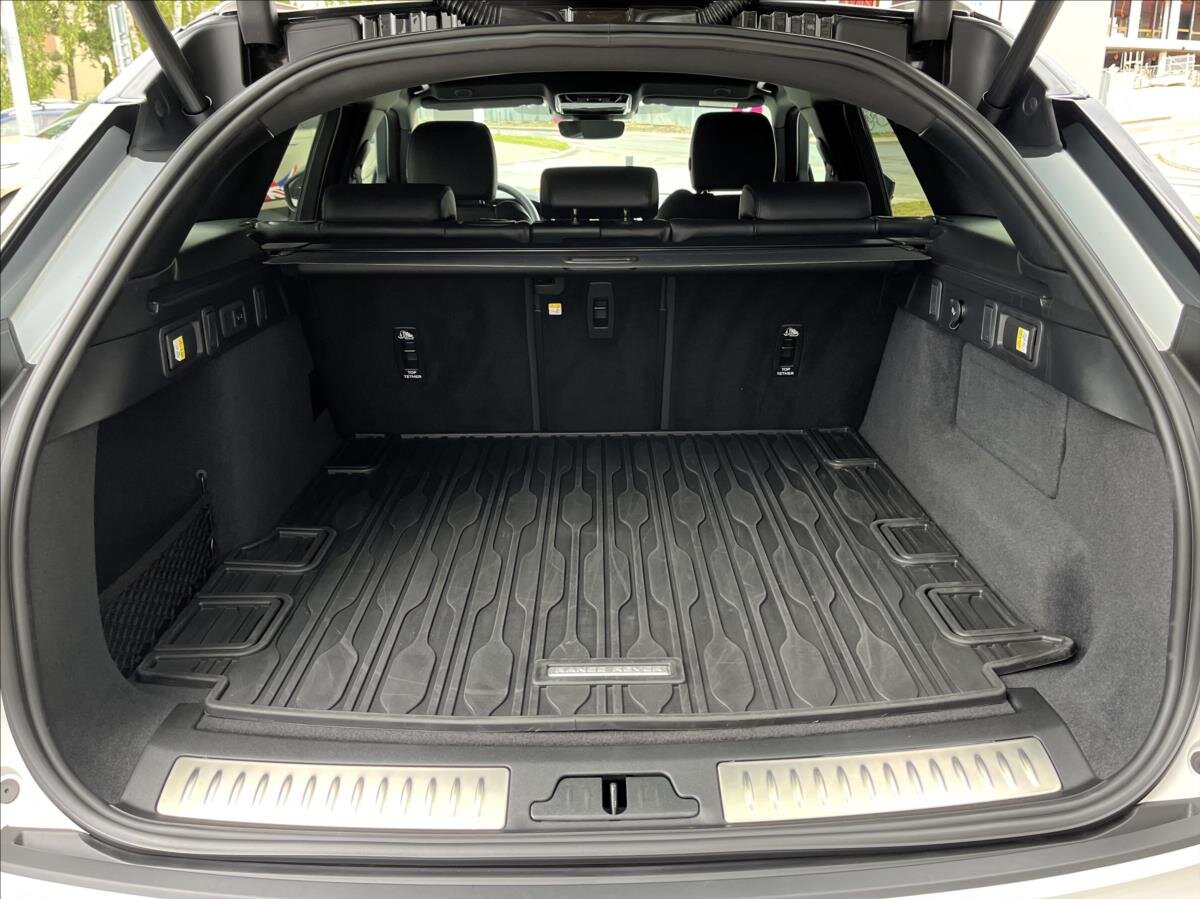 Land Rover Range Rover Velar SUV 2,0 l 150 kw