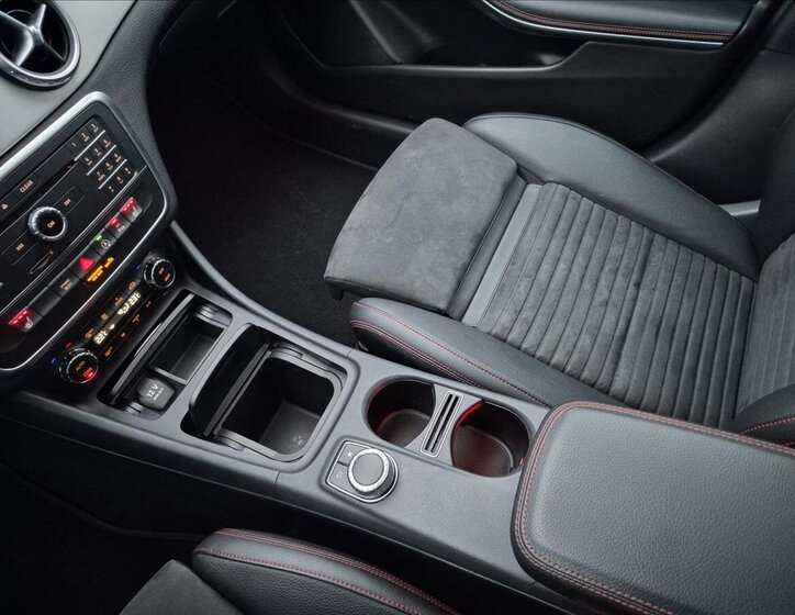 Mercedes-Benz GLA SUV / Terénní 1,6 l 115 kw