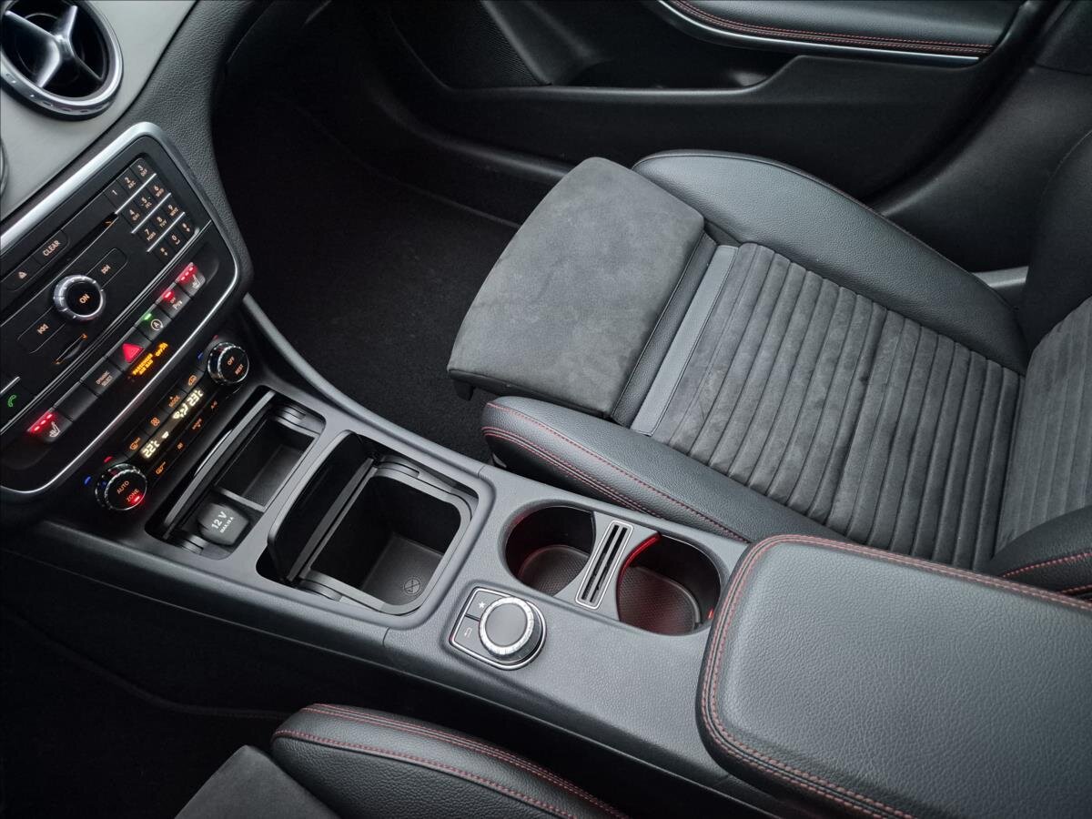 Mercedes-Benz GLA SUV / Terénní 1,6 l 115 kw