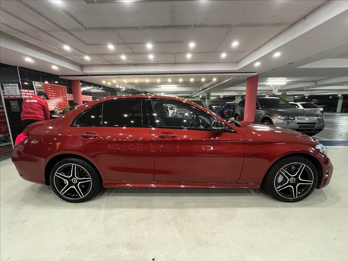 Mercedes-Benz Třídy C Sedan / Limuzína 2,0 l 143 kw