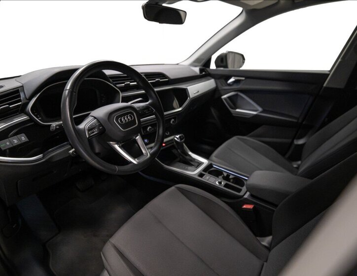 Audi Q3 SUV / Terénní 1,5 l 110 kw